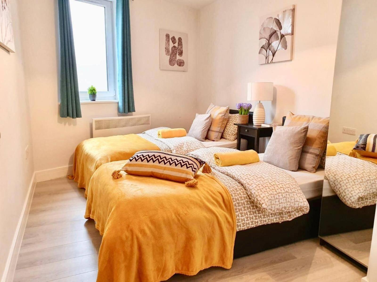 Opp Liverpool - Perfect For Contractors And Travellers, Big Savings Booking 4 Nights Or More! Apartment Room photo