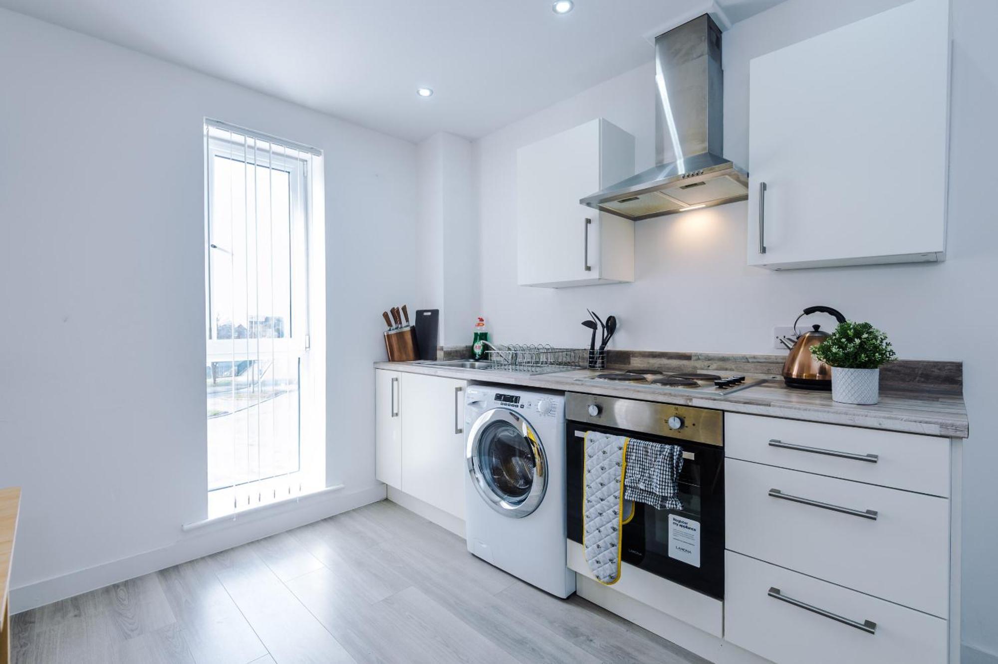 Opp Liverpool - Perfect For Contractors And Travellers, Big Savings Booking 4 Nights Or More! Apartment Room photo