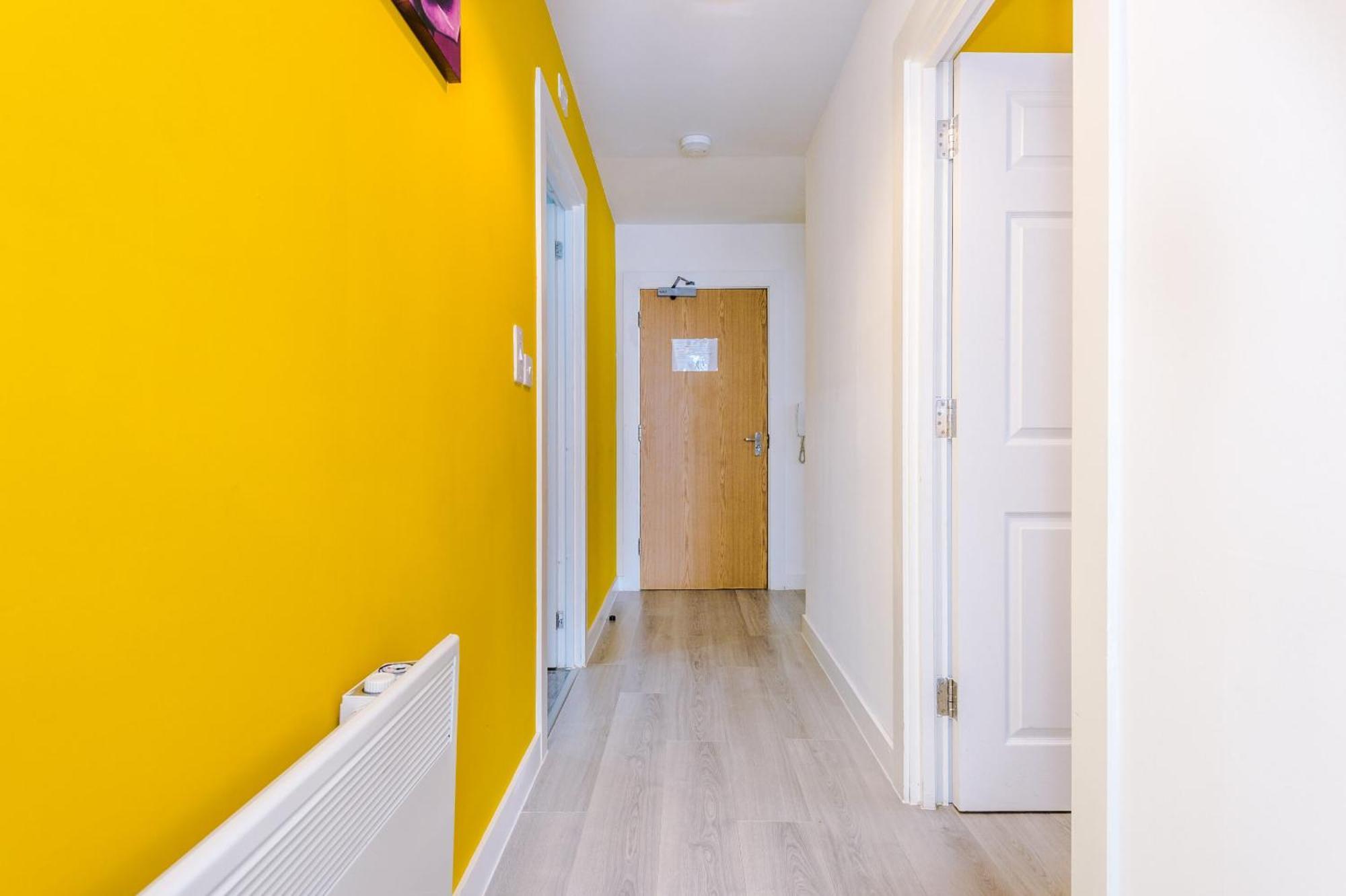 Opp Liverpool - Perfect For Contractors And Travellers, Big Savings Booking 4 Nights Or More! Apartment Room photo